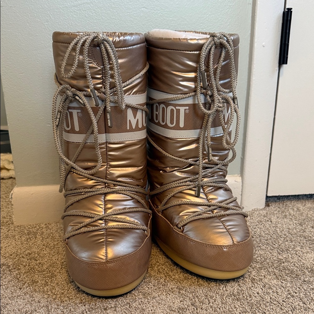 Moon Boot Women's Metallic Gold Winter Boots - champagne